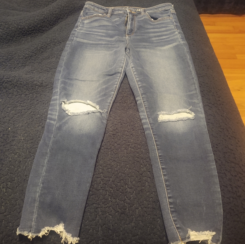 American Eagle Super Hi-Rise Jegging. Next level stretch.